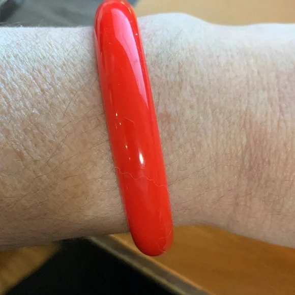 Red bangle bracelet* - Picture 4 of 6
